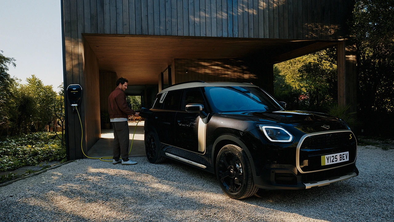 all electric mini countryman intro