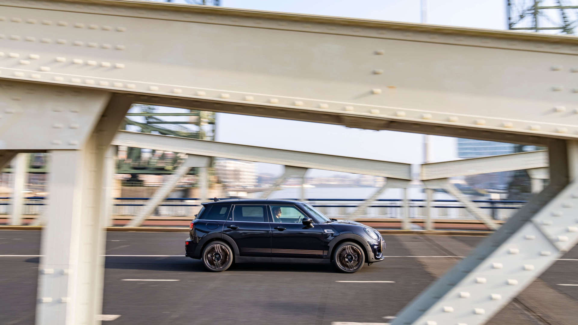 World Premier: MINI Clubman Final Edition Celebrates The End of The Clubman  - MotoringFile