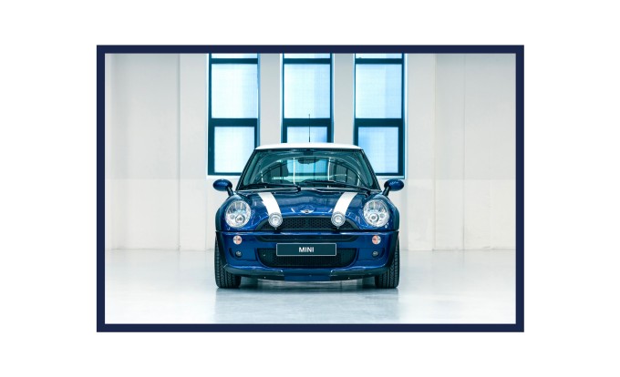 Showstoppers. The MINIs of 2003's The Italian Job. | MINI.com