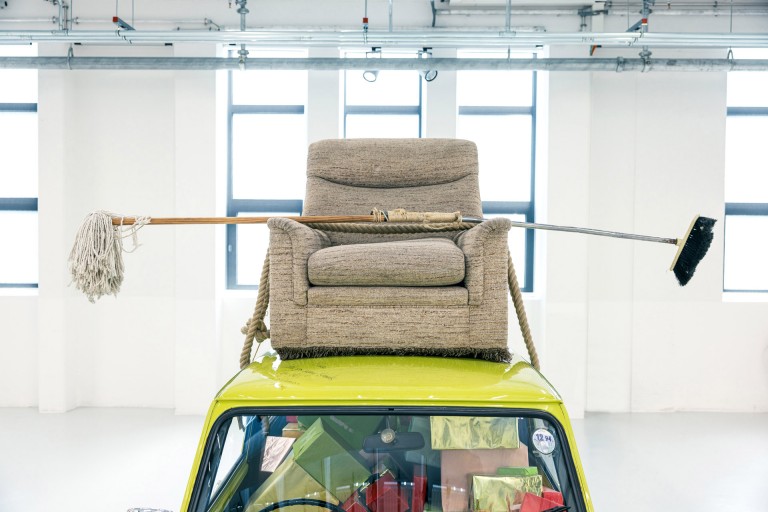 A photo highlighting the sofa on top of the Mini 1000 „Mr. Bean”.