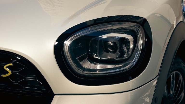 MINI Cooper Countryman – LED headlights – adaptive lights