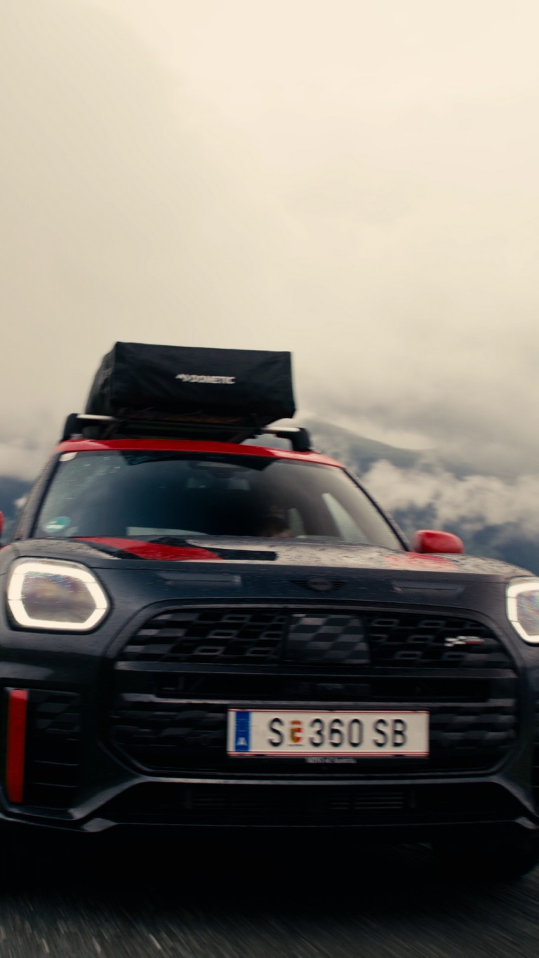 Summary video depicting Vali Höll’s adventure up in the mountains driving the new MINI John Cooper Works Countryman and showing off her skills on the bike. 