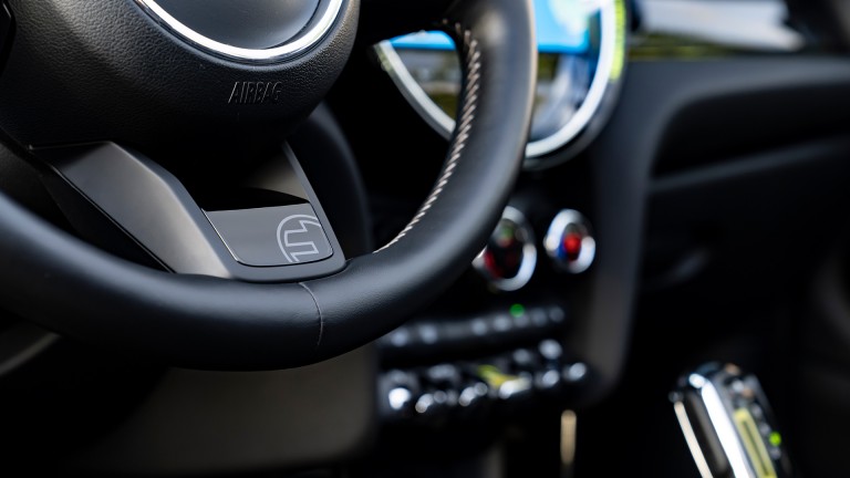 All-Electric MINI Convertible – steering wheel with electric badge