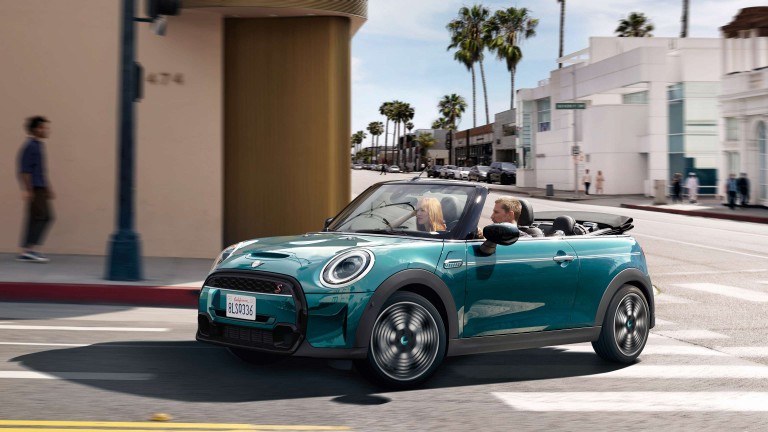 MINI Convertible Seaside Edition – front view